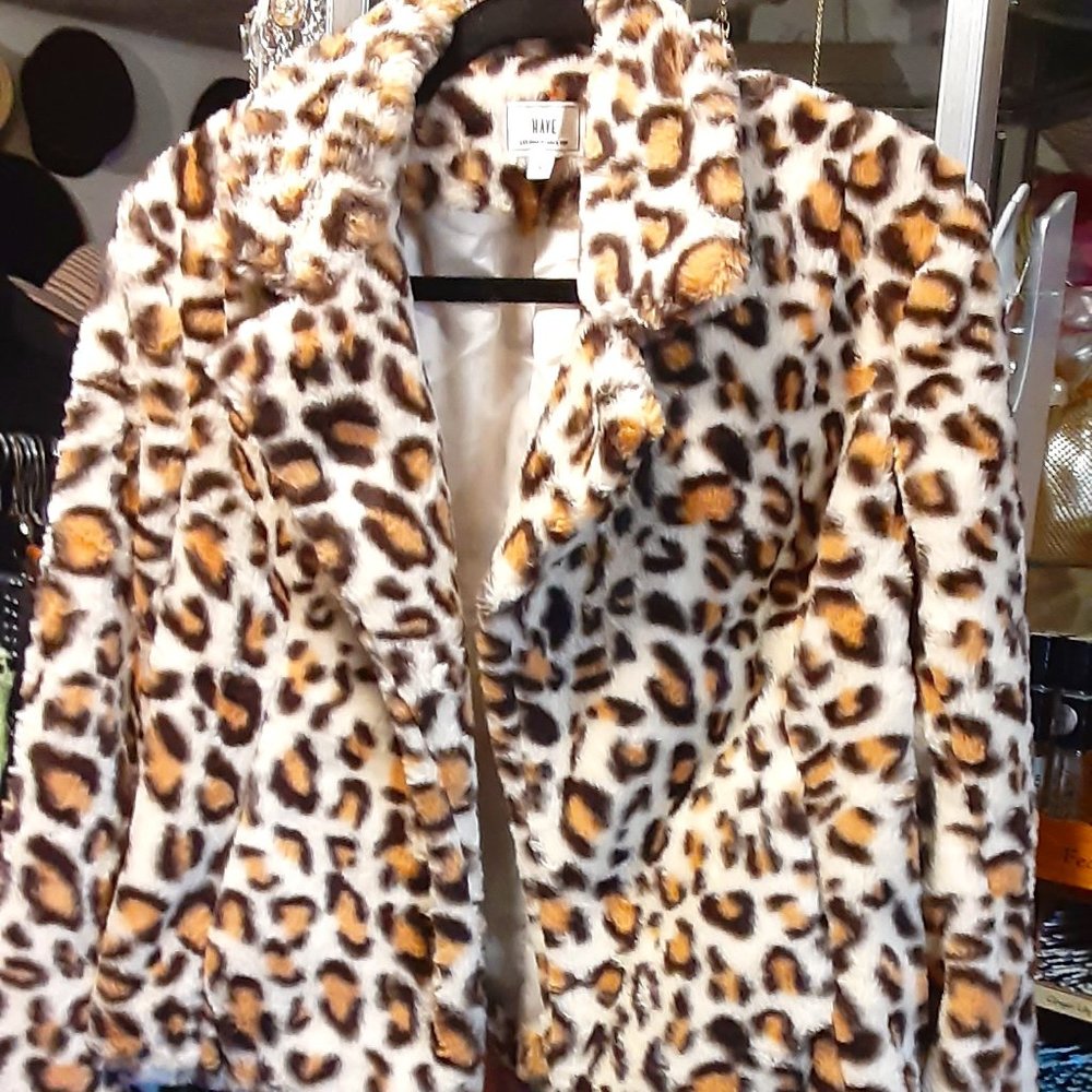 HAVE SNOW LEOPARD PRINY FAUX FUR JACKET